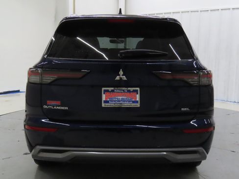 New 2025 Mitsubishi Outlander SEL image 4