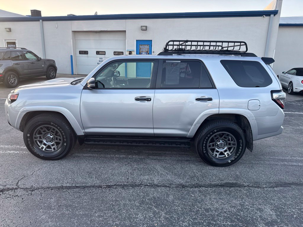 Used 2020 Toyota 4Runner Venture w/ Moonroof Package AWD/4WD image 7
