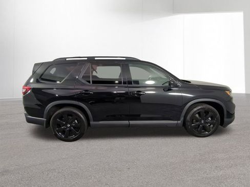 Used 2025 Honda Pilot Black Edition image 40