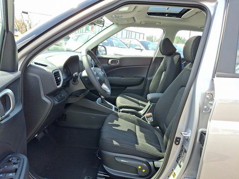 New 2026 Hyundai Venue SEL FWD image 5