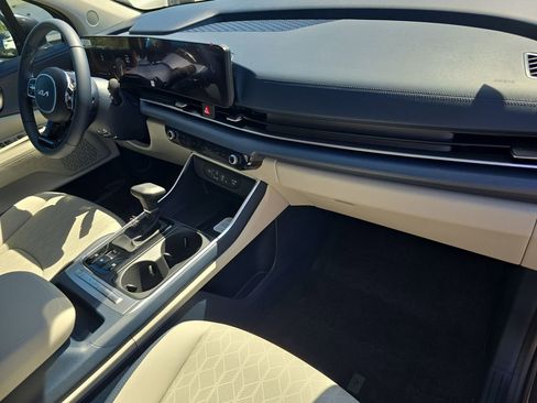 New 2026 Kia Carnival EX FWD image 12