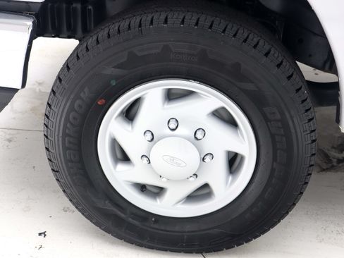 Used 2016 Ford E-350 and Econoline 350 Super Duty w/ Power Windows & Locks Group RWD image 29