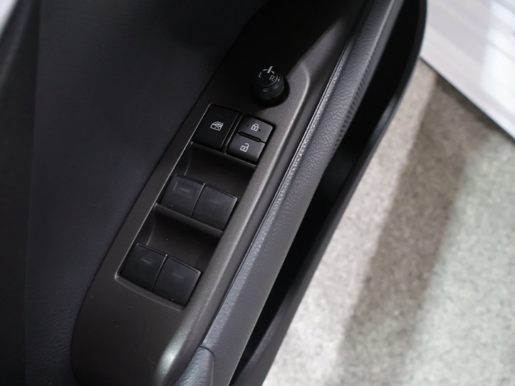 Used 2024 Toyota Camry SE FWD image 13