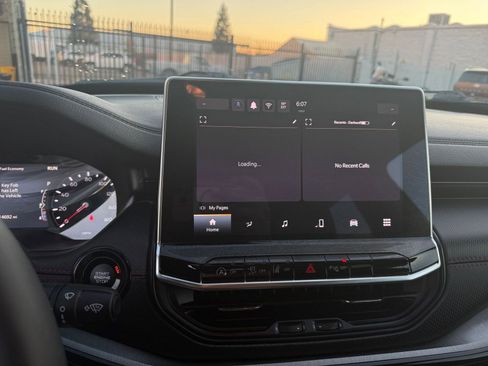 Used 2025 Jeep Compass Trailhawk image 24