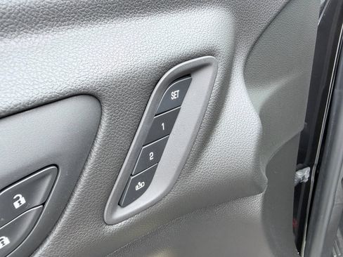 Used 2019 GMC Acadia Denali w/ Technology Package FWD image 36