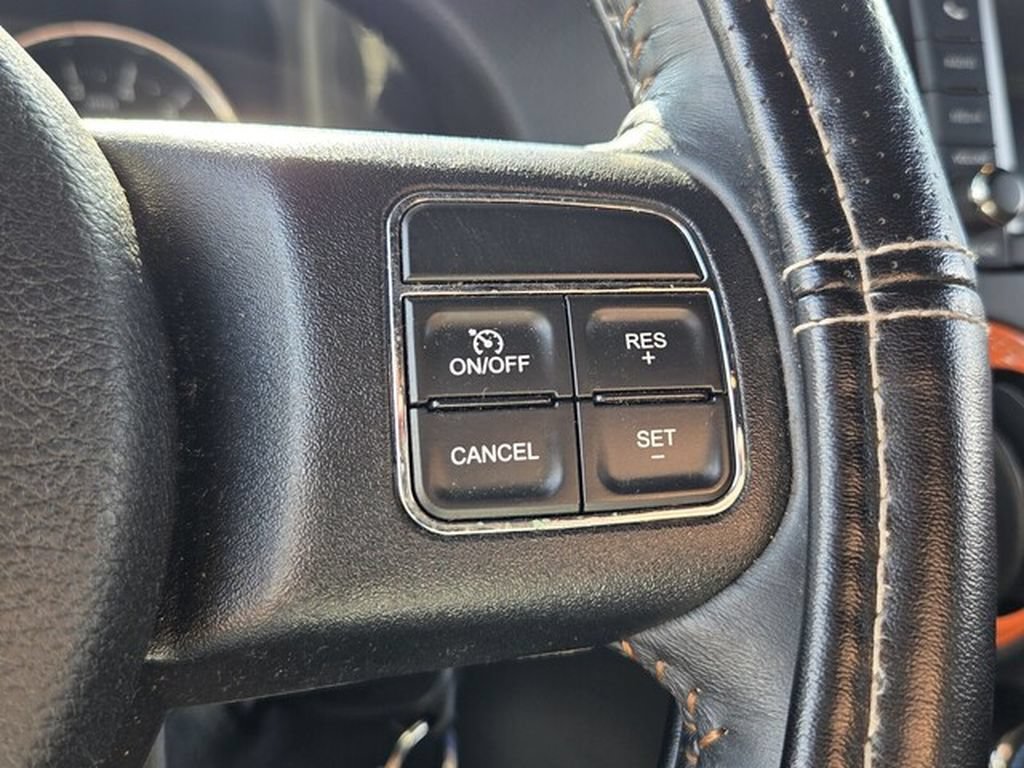 Used 2017 Jeep Wrangler Unlimited Sahara w/ Connectivity Group AWD/4WD image 23
