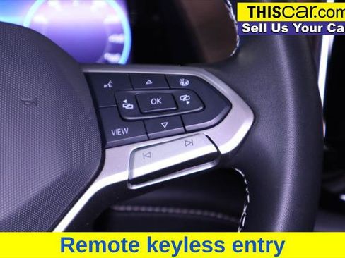 Used 2025 Volkswagen Atlas SE FWD image 16