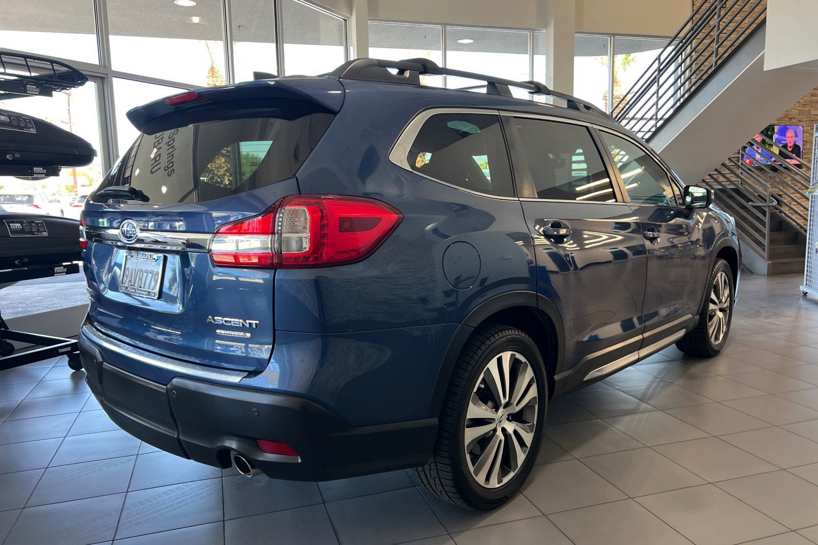 Used 2022 Subaru Ascent Limited w/ Technology Package AWD/4WD image 5