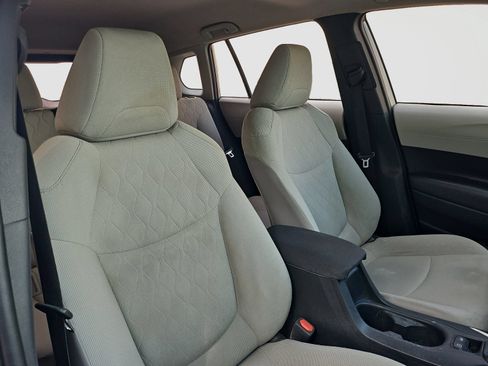 Used 2022 Toyota Corolla Cross L FWD image 18