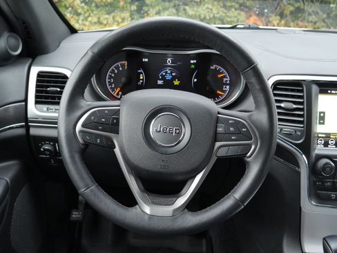 Used 2018 Jeep Grand Cherokee Limited image 7