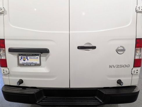 Used 2021 Nissan NV 2500 S image 46