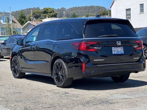 Certified 2025 Honda Odyssey Sport-L image 6