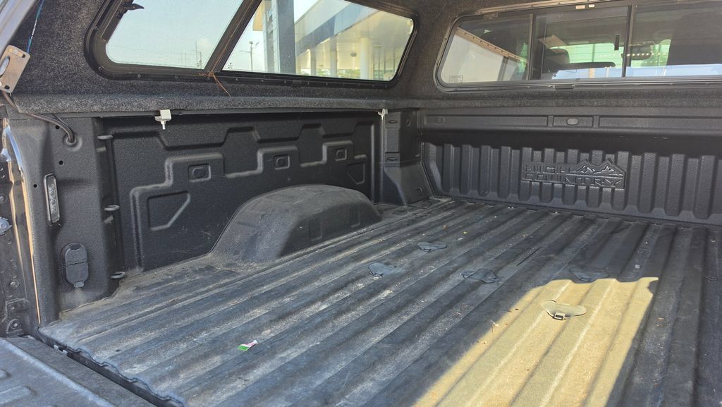 Used 2024 Chevrolet Silverado 2500 High Country w/ High Country Premium Package AWD/4WD image 5