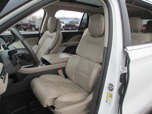 Used 2020 Lincoln Aviator Reserve w/ Equipment Group 202A image 18