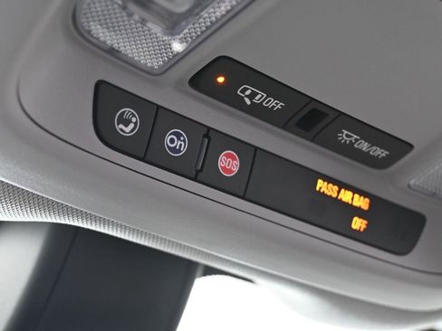 Used 2018 Chevrolet Equinox LS image 19