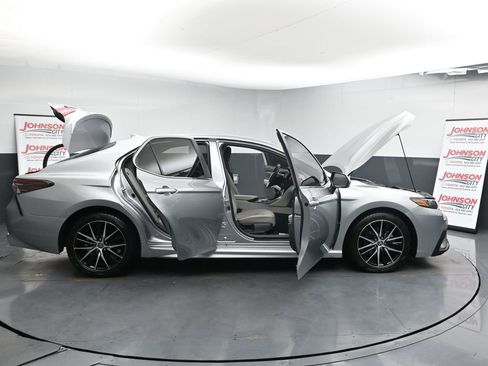 Used 2023 Toyota Camry SE image 44