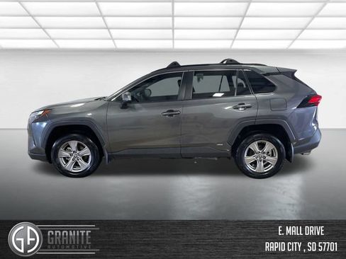 Used 2024 Toyota RAV4 XLE AWD/4WD image 3