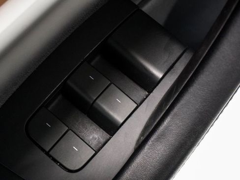 Used 2023 Tesla Model 3 Standard Range image 23