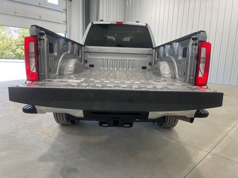 Used 2024 Ford F250 XLT image 8