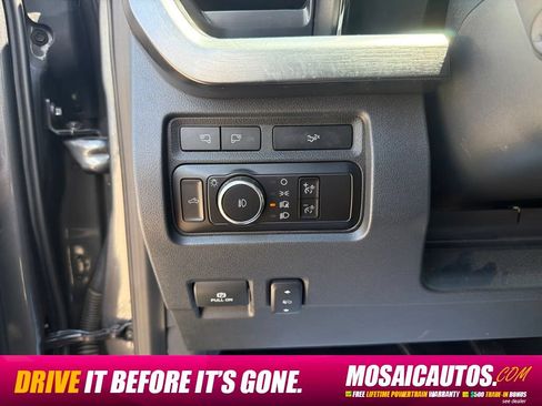 Used 2023 Ford F250 Lariat w/ Sport Appearance Package AWD/4WD image 27