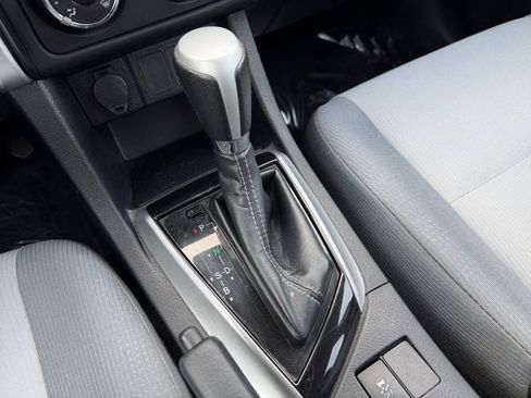 Used 2018 Toyota Corolla L FWD image 26
