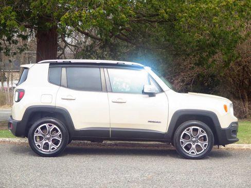 Used 2016 Jeep Renegade Limited image 5