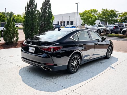Used 2022 Lexus ES 350 w/ Premium Package FWD image 11