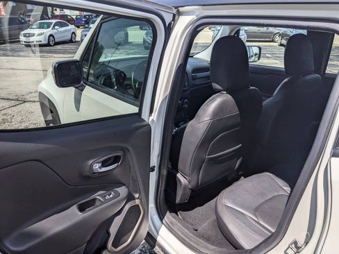 Used 2016 Jeep Renegade Limited AWD/4WD image 11