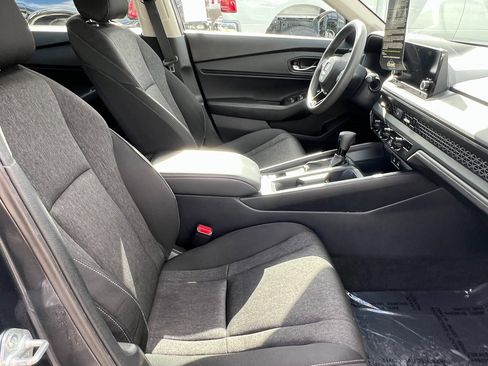 Used 2023 Honda Accord EX image 12