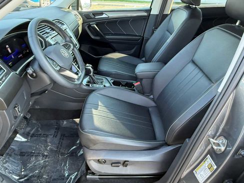 Certified 2023 Volkswagen Tiguan SE image 13