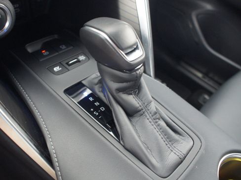 Used 2023 Toyota Venza Nightshade AWD/4WD image 11