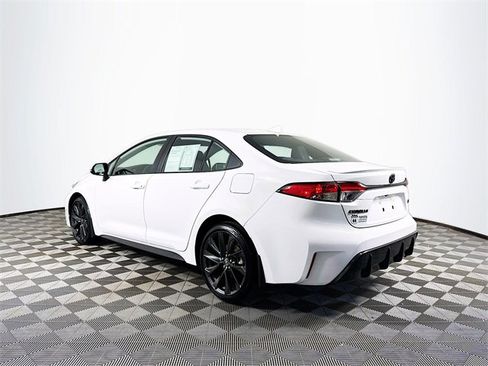 Certified 2025 Toyota Corolla SE image 6