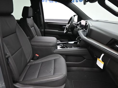 New 2026 Chevrolet Suburban LT w/ Comfort Package image 7