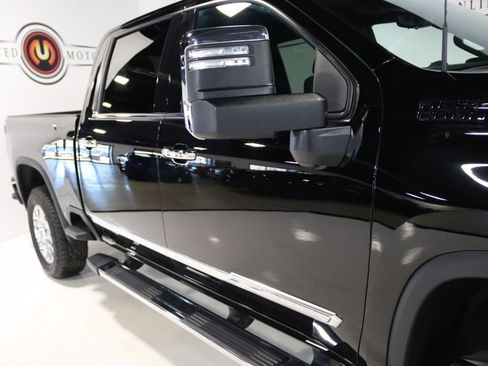 Used 2025 Chevrolet Silverado 2500 High Country w/ Technology Package image 9