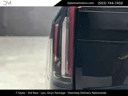 Used 2023 Cadillac Escalade ESV Sport Platinum w/ LPO, ONYX Package AWD/4WD image 15