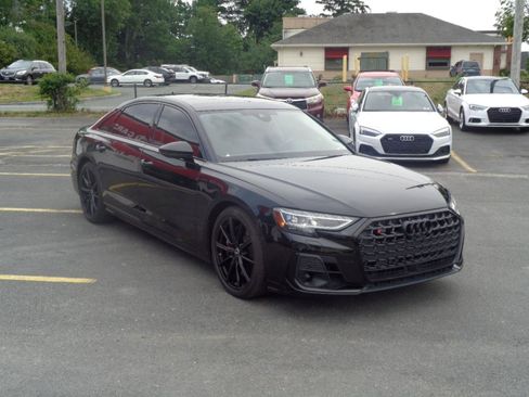 Used 2023 Audi S8 AWD/4WD image 3