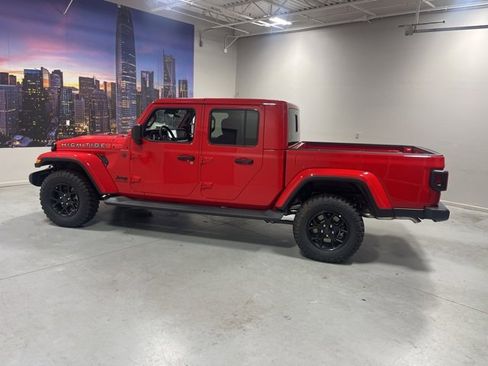 New 2025 Jeep Gladiator Sport image 4