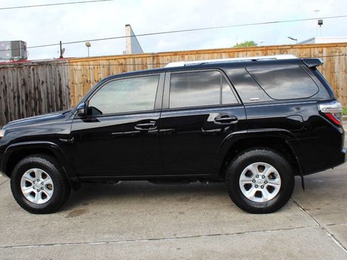 Used 2014 Toyota 4Runner SR5 image 3