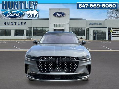 Used 2024 Lincoln Nautilus Reserve AWD/4WD image 3