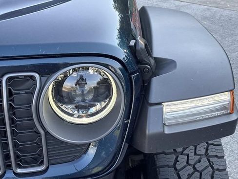 Used 2025 Jeep Gladiator Rubicon w/ Safety Group AWD/4WD image 10