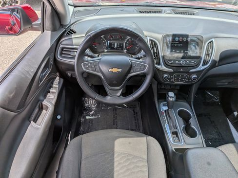 Used 2018 Chevrolet Equinox LT FWD image 18