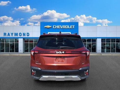 Used 2024 Kia Seltos S AWD/4WD image 4