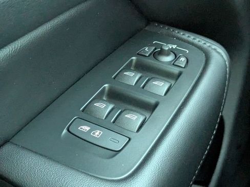 Certified 2024 Volvo XC60 B5 Plus w/ Protection Package Premier image 30