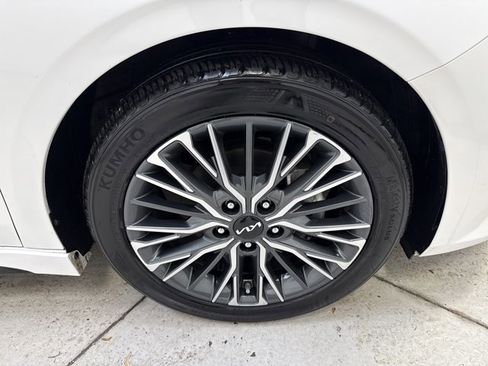 Used 2024 Kia Forte GT-Line w/ GT-Line Premium Package image 32