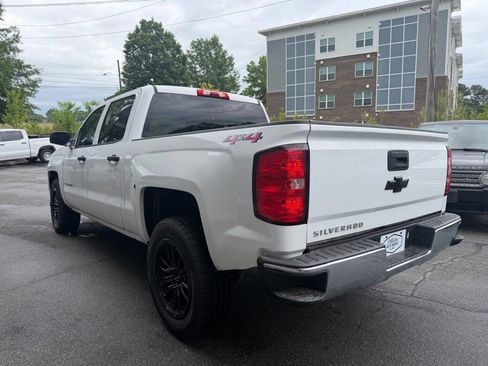 Used 2018 Chevrolet Silverado 1500 Custom w/ Custom Value Package AWD/4WD image 5