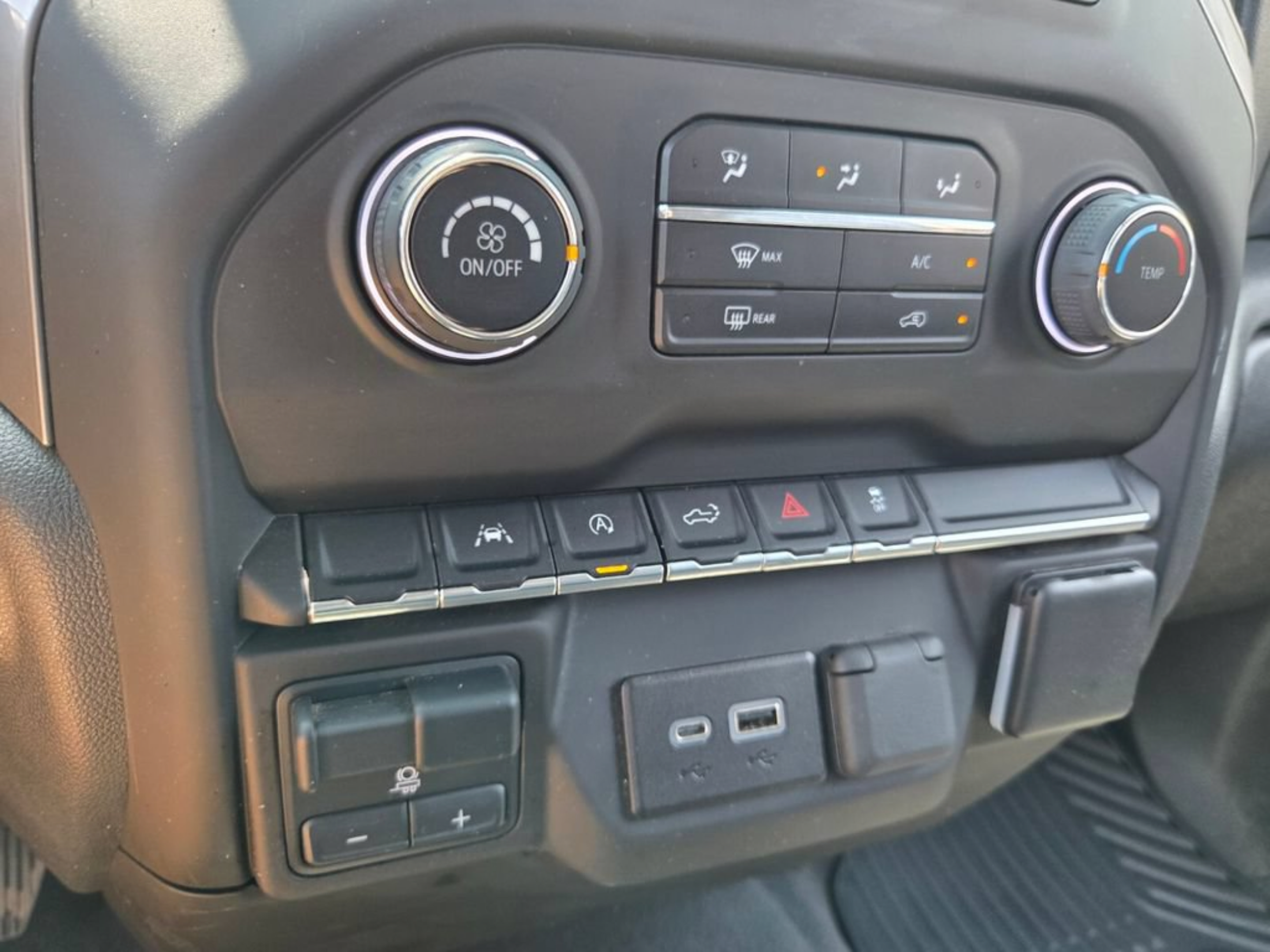 Used 2023 Chevrolet Silverado 1500 Custom AWD/4WD image 19