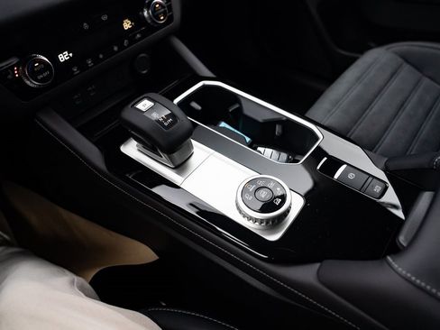 New 2026 Mitsubishi Outlander SE image 16