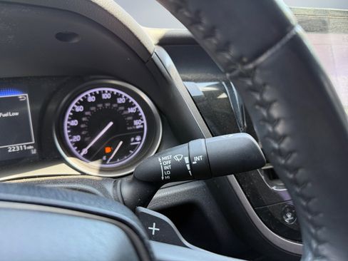 Used 2022 Toyota Camry SE w/ Carpet Mat Package (TMS) image 14