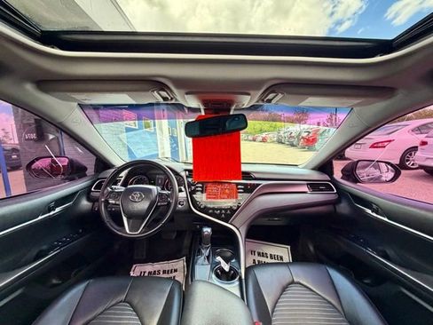 Used 2018 Toyota Camry SE w/ Audio Package FWD image 19