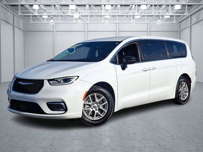 Used 2024 Chrysler Pacifica Touring-L